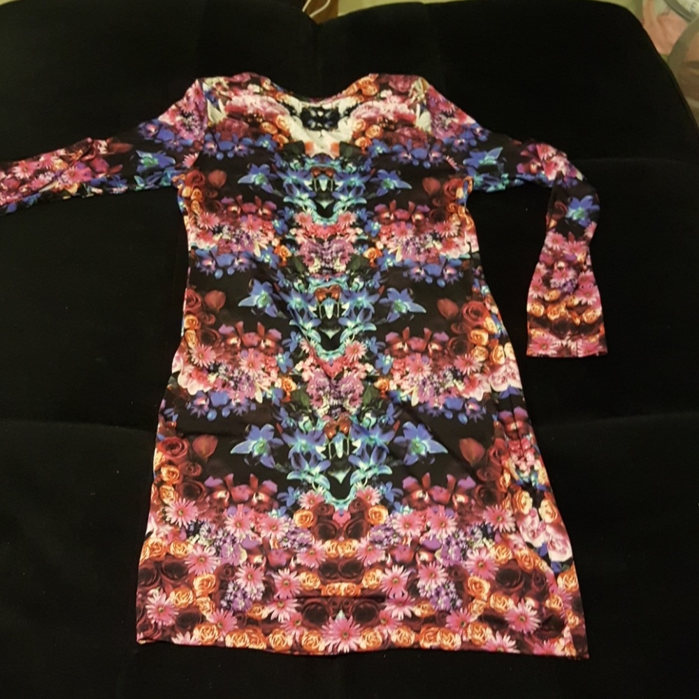 Dress - Picture 3 of 3